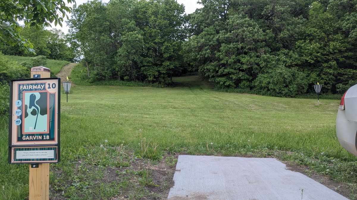 Tee 10