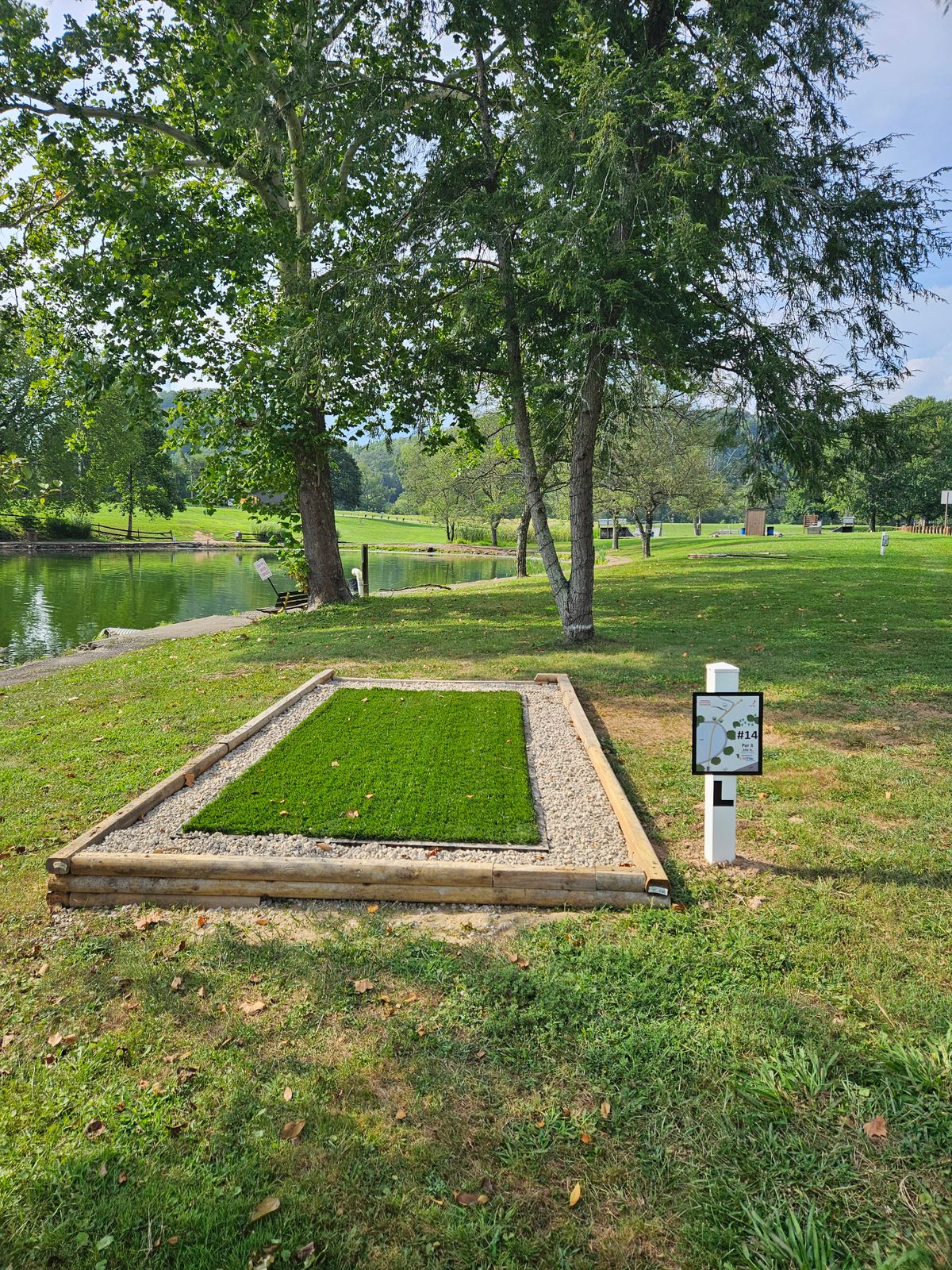 Hole 14 Long Teepad.