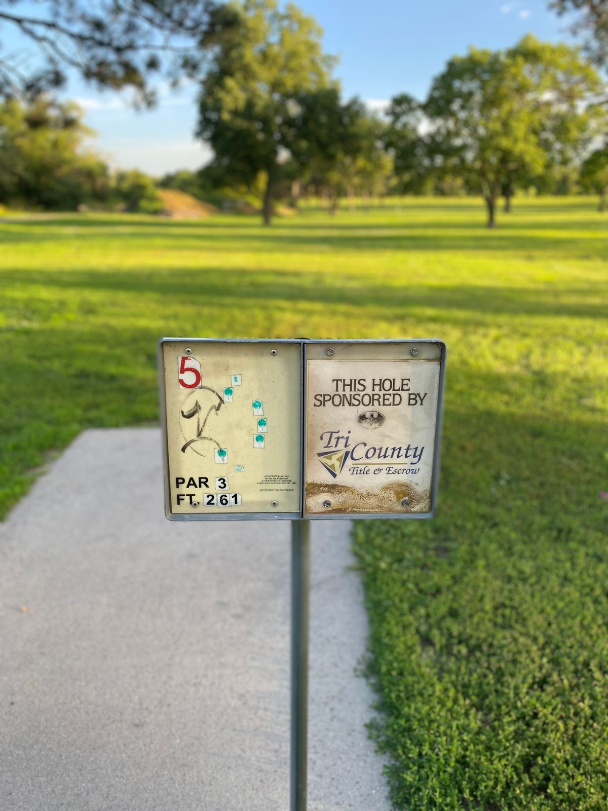 Hole 5 Teepad