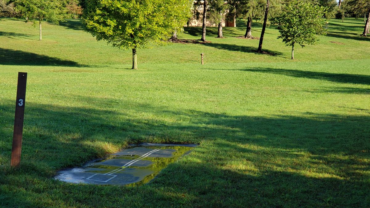 Hole 3 tee
