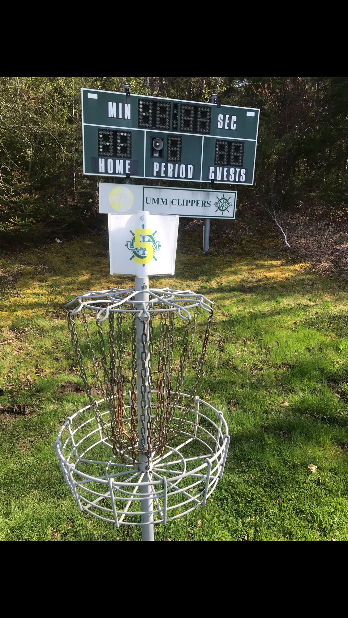 Hole 5 tee off at hole 4 (par 4)