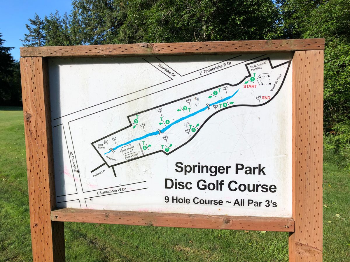 Course welcome sign. Two entrances to the park. Pick the one on the NE.
