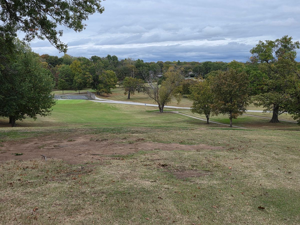 Hole 1 Hole 16, 60 ft elevation drop!