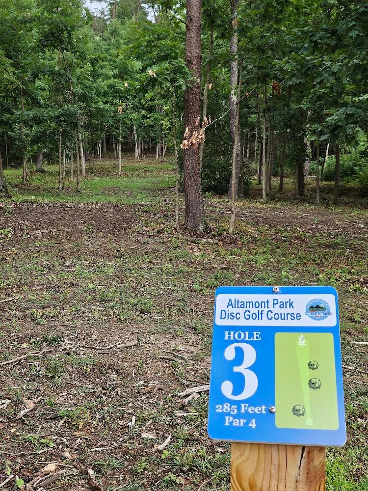 Hole 3 Tee Sign and fairway