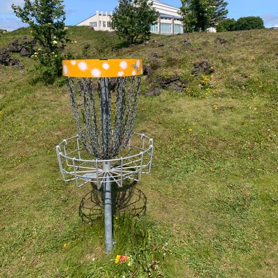 Hole 2 🍄