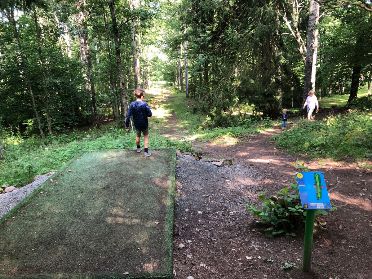 Tee 2