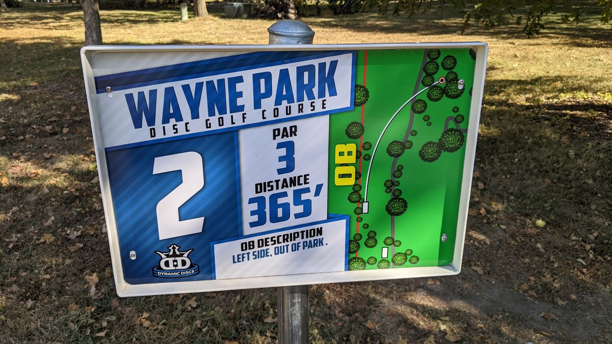 Hole 2 Tee sign short