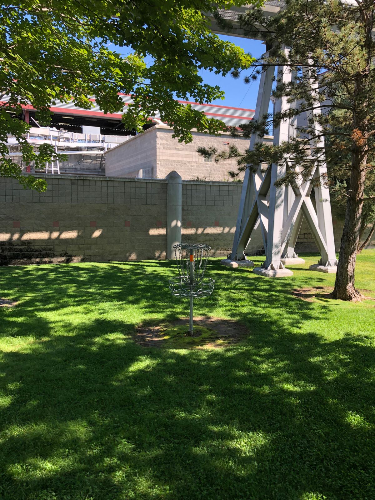 Hole 1 basket.