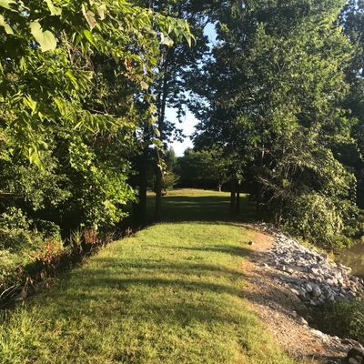 Hole 8 (no tee)