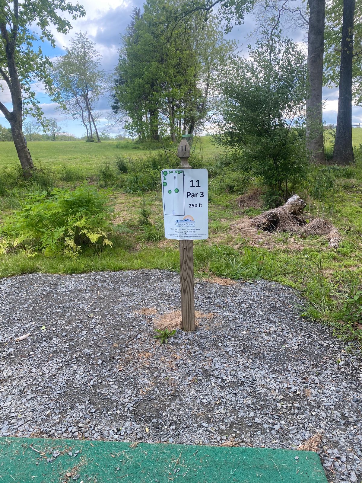 Hole 11 tee sign