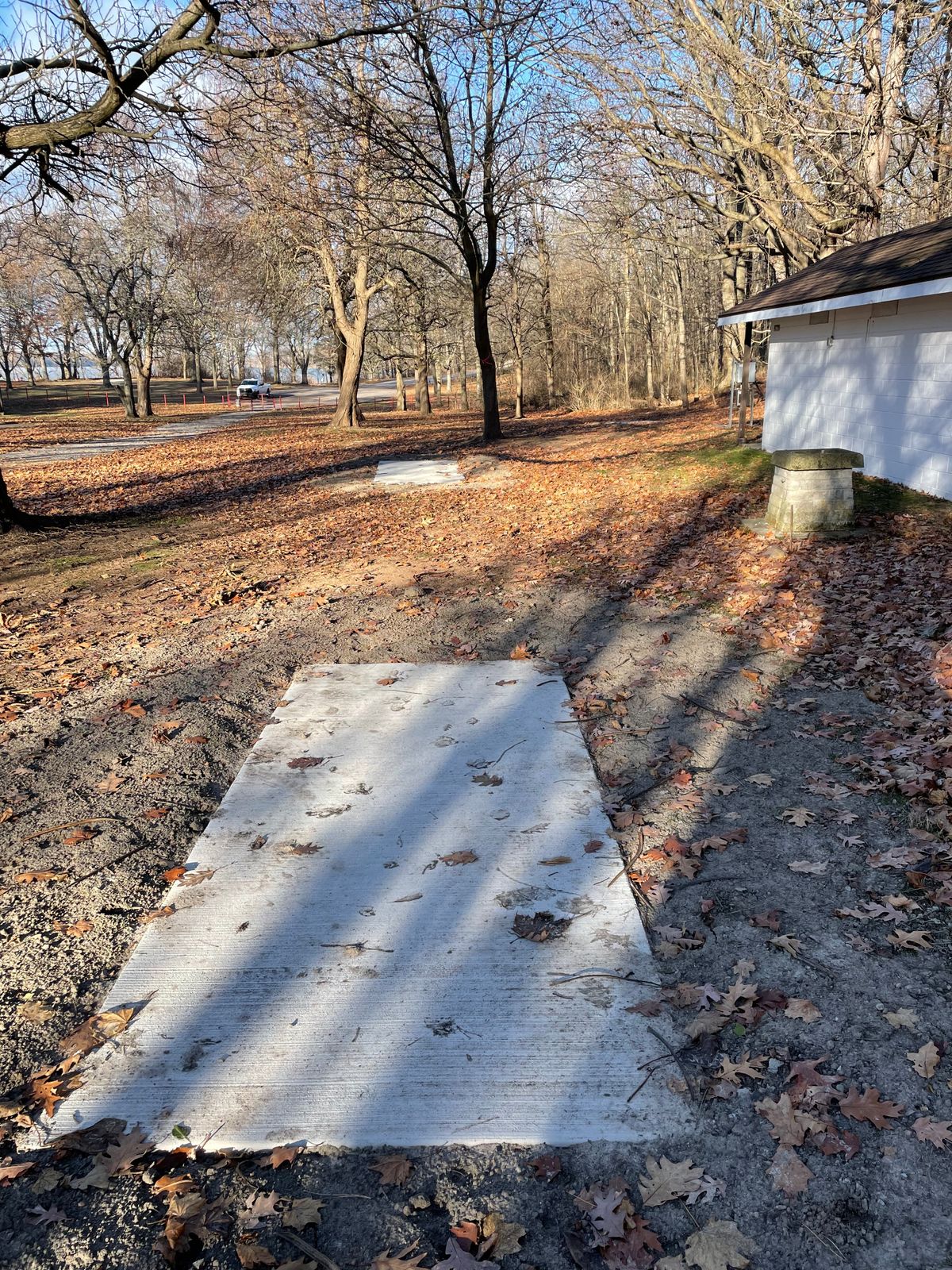 Hole 9 Blue and White tee pads