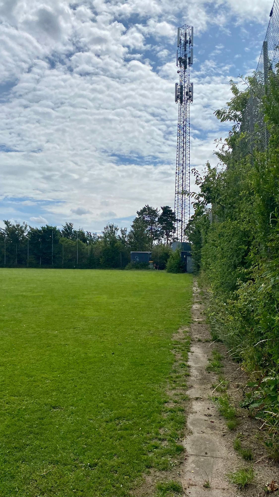 Hul 6 - Tee RØD
