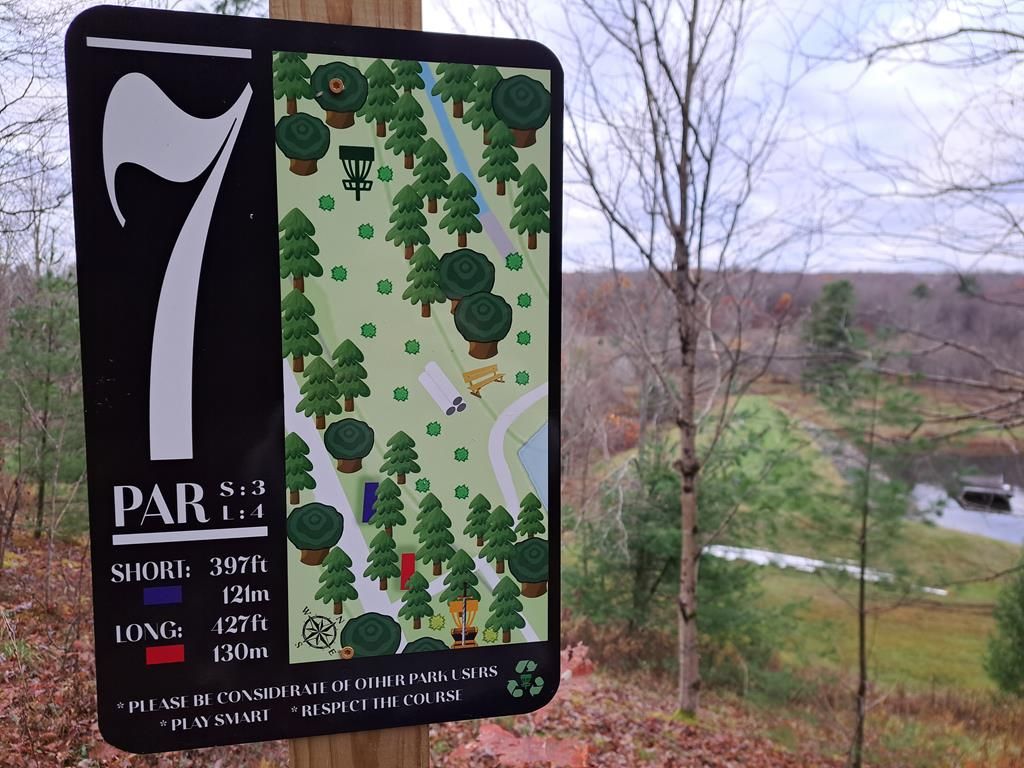 Hole 7 Sign