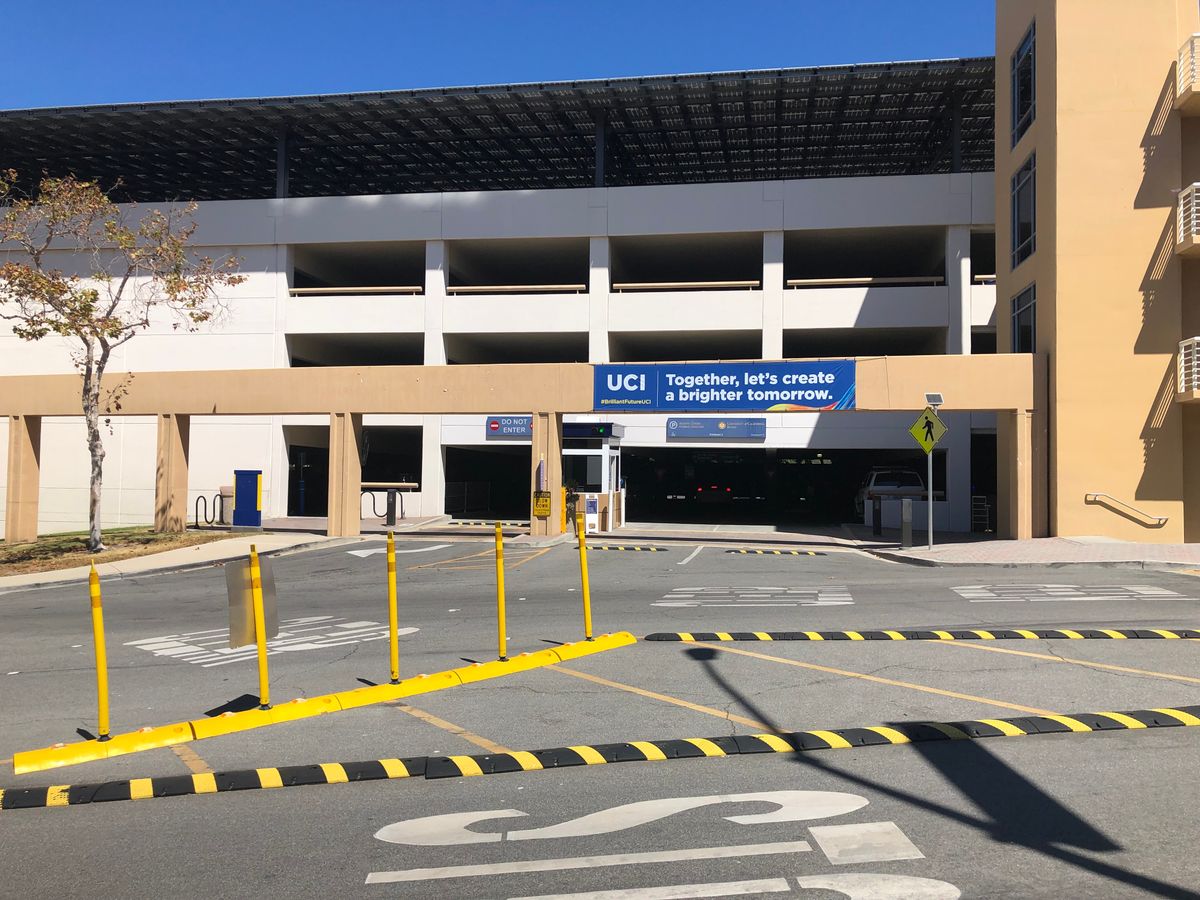 Entrance to the parking structure at Campus & Bridge. The closest parking to tee 1.