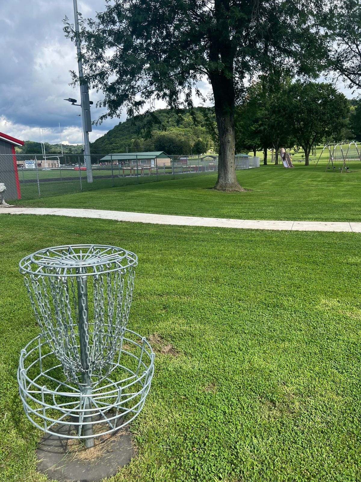Hole 2 basket
