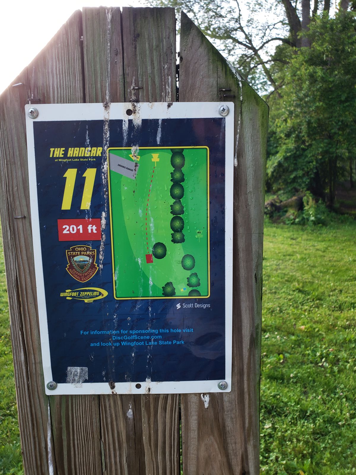 Hoke 11 short sign