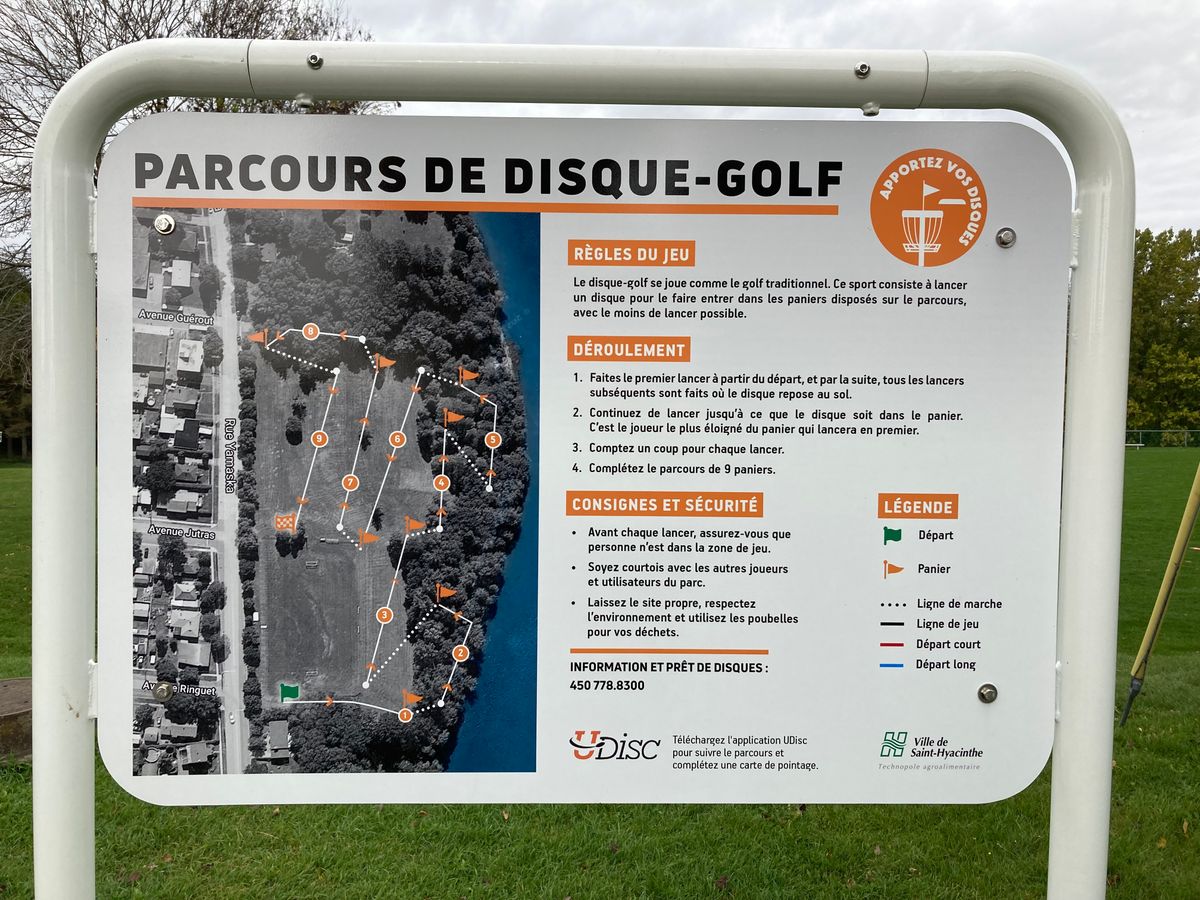 Affichage des parcours à l’entrée du parc