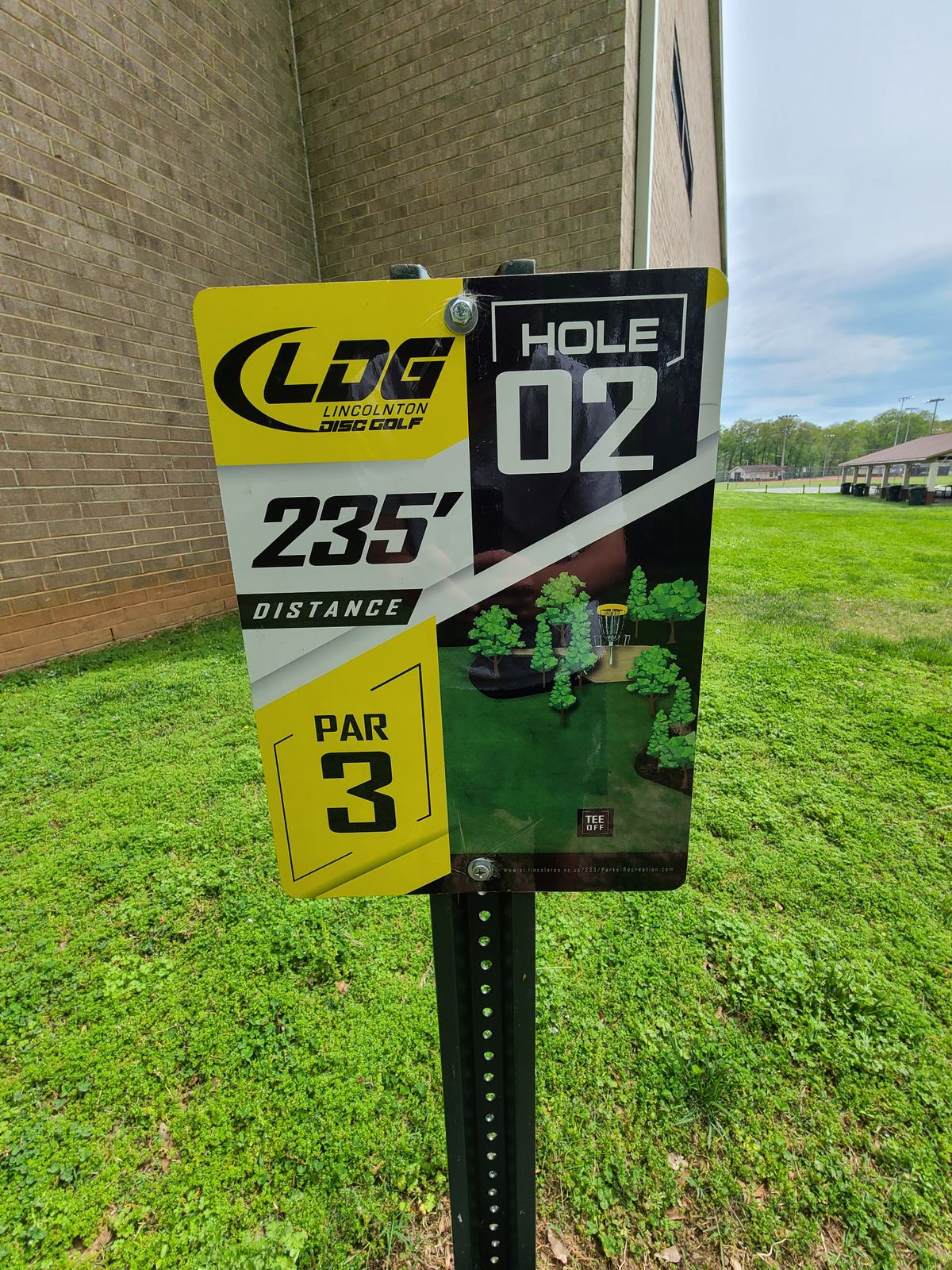 Hole 2 tee sign
