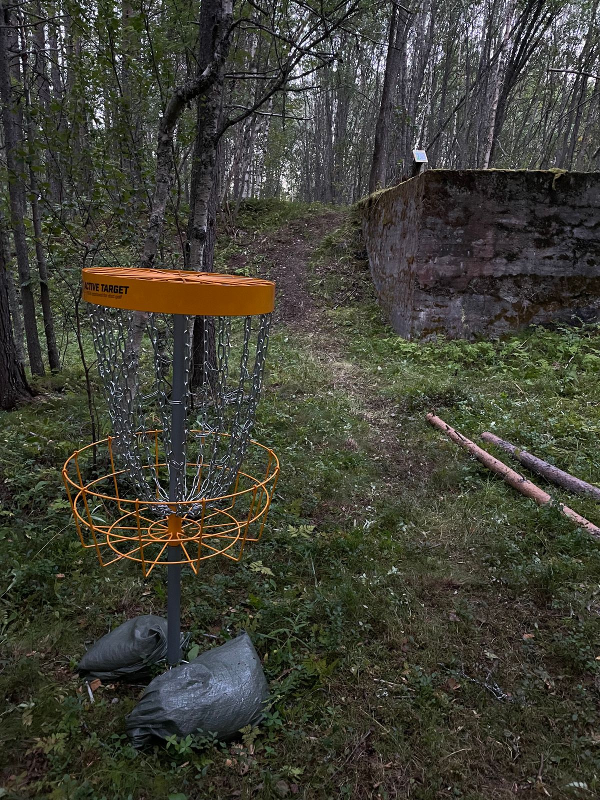 Kurv hull 7
Teepad hull 8 på toppen av bunker 