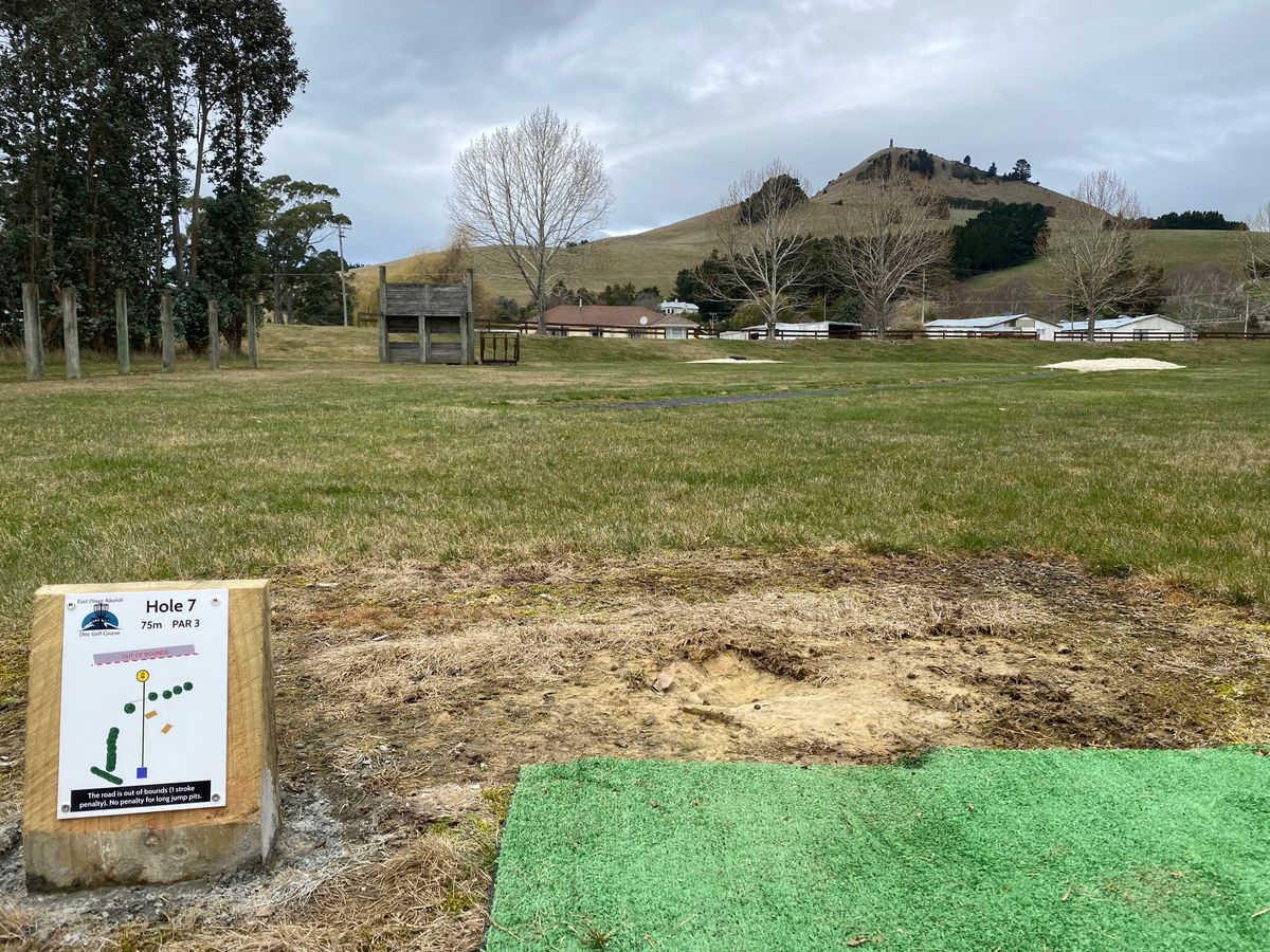 Tee pad 7, looking up the fairway towards the basket.