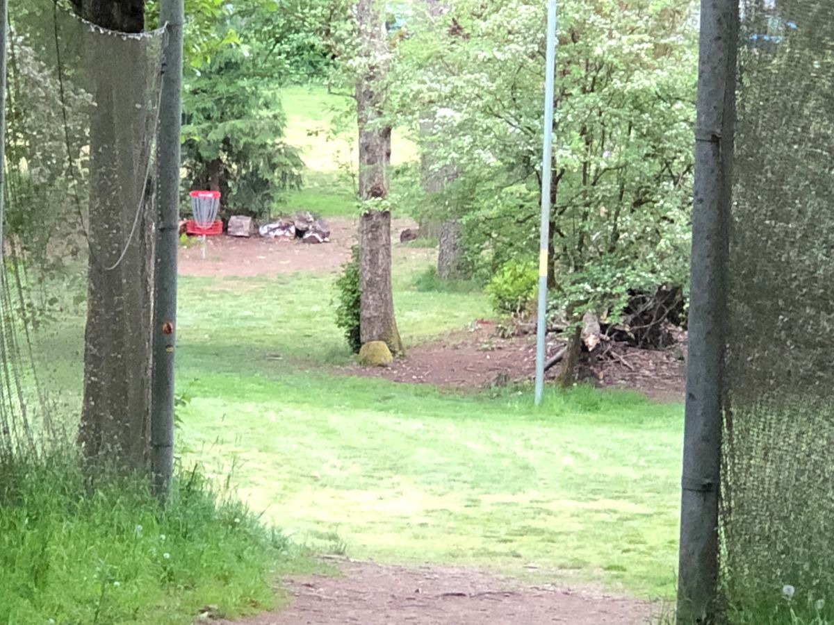 Hole 7 zoomed in from the tee.