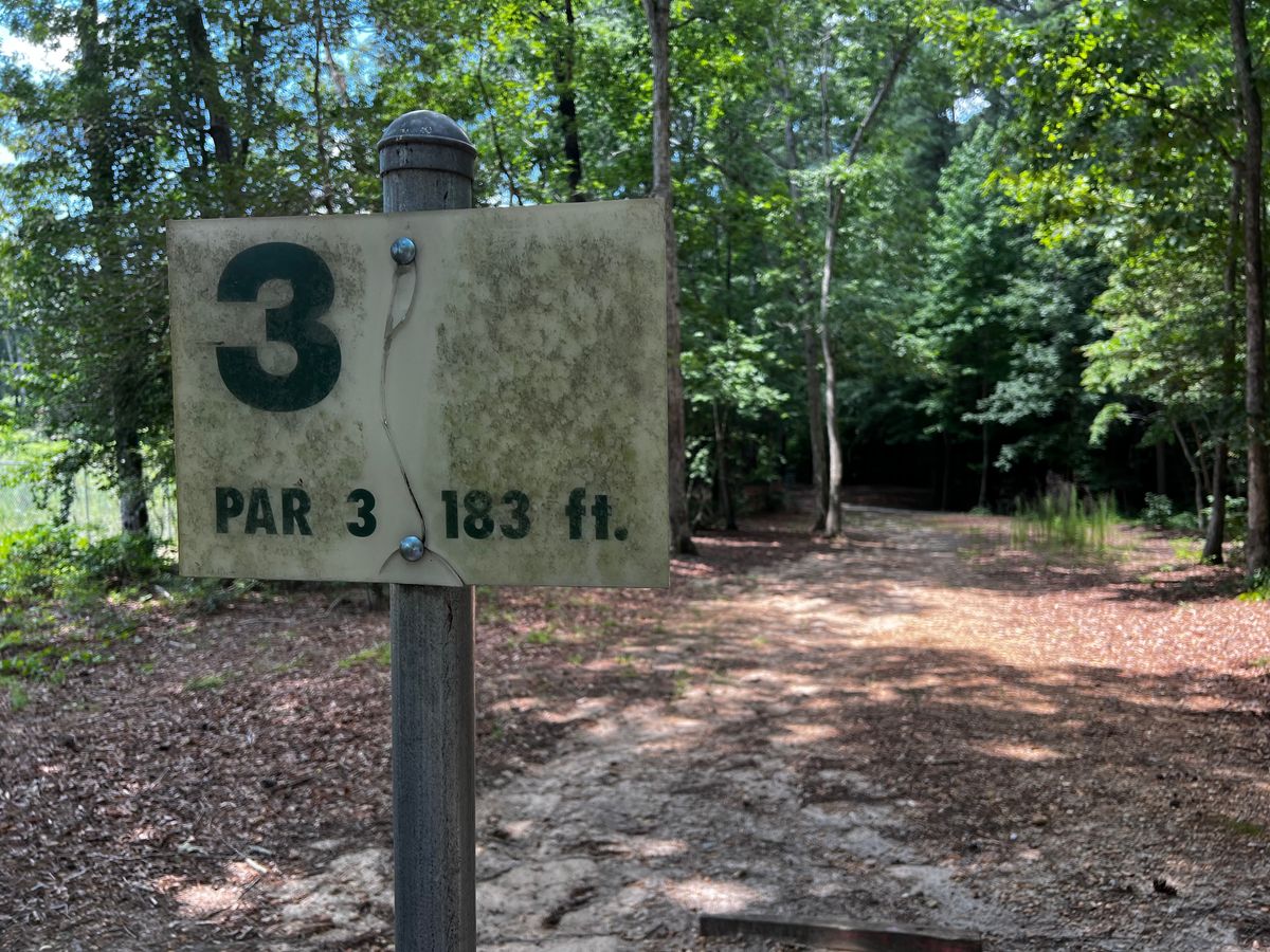 Hole 3 Tee Sign