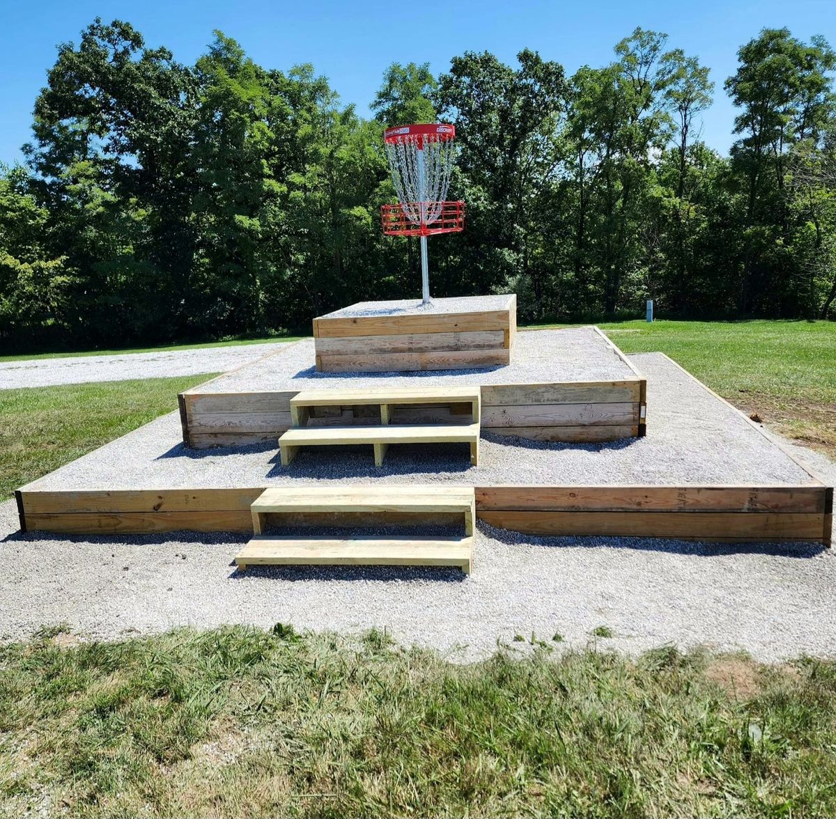 Hole 18's elevated basket