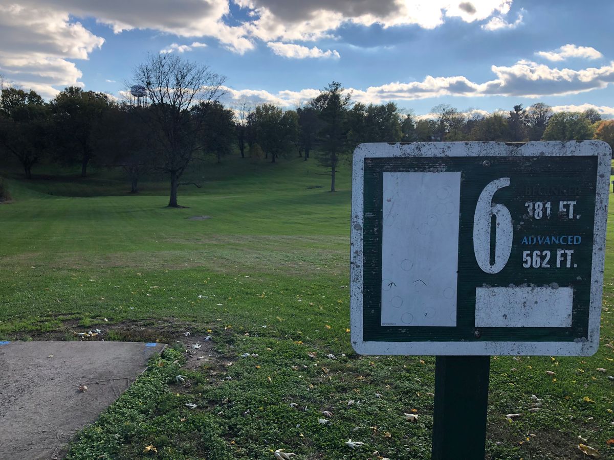 (Notice: The signs are worn down)