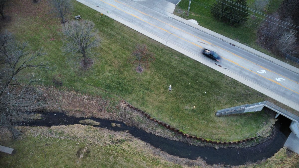 Overhead view of hole 9G's precarious green