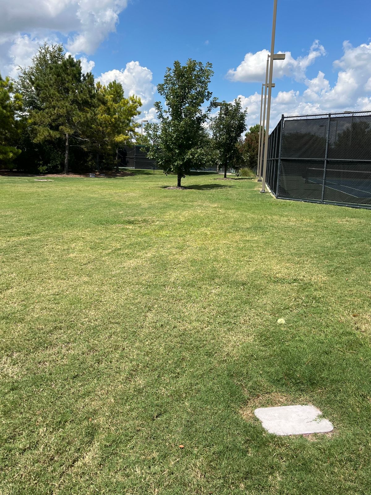 Hole #4 tee is utility box. Tennis courts, dog park and sidewalks are OB.