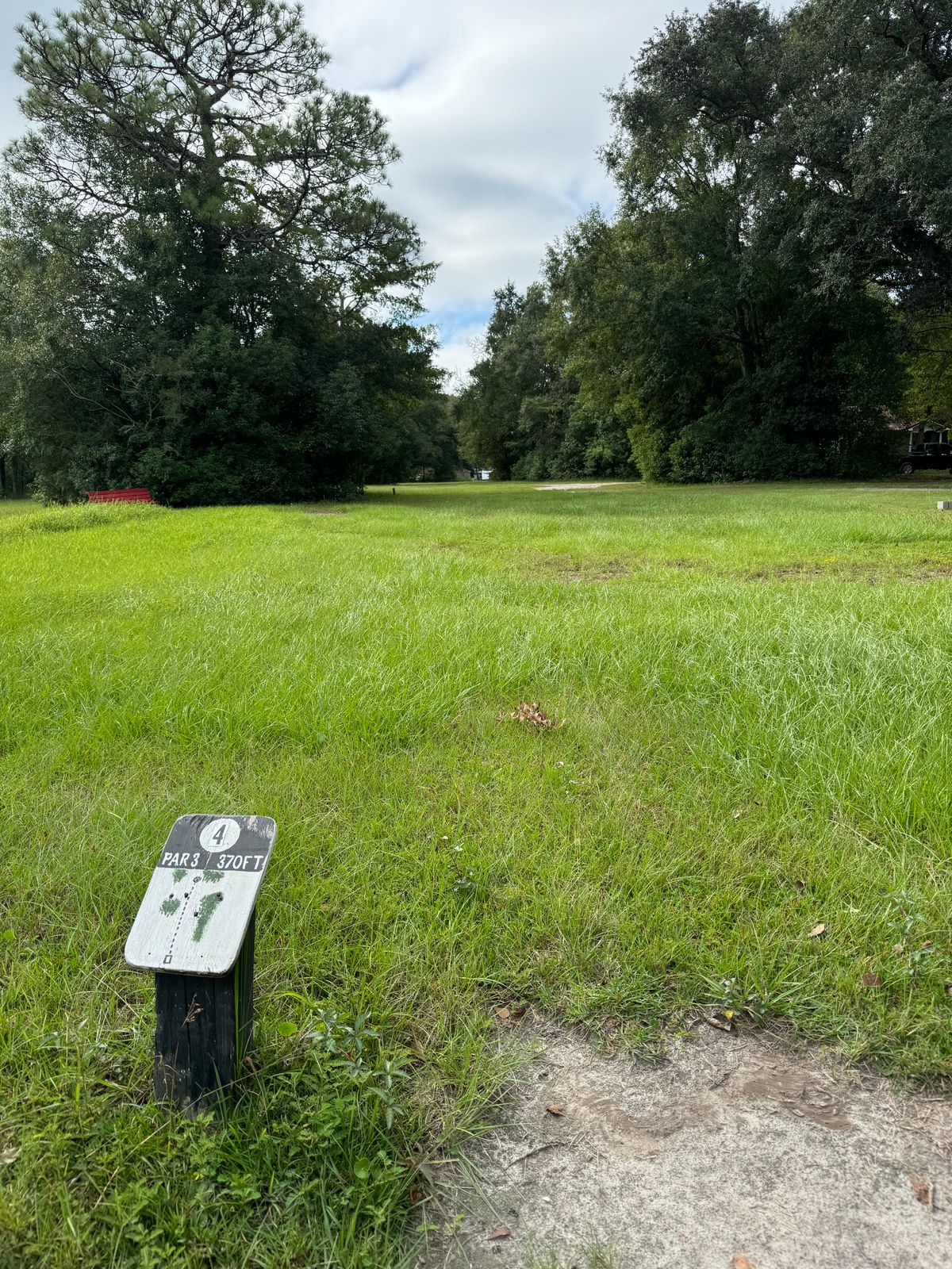 Hole 4 tee