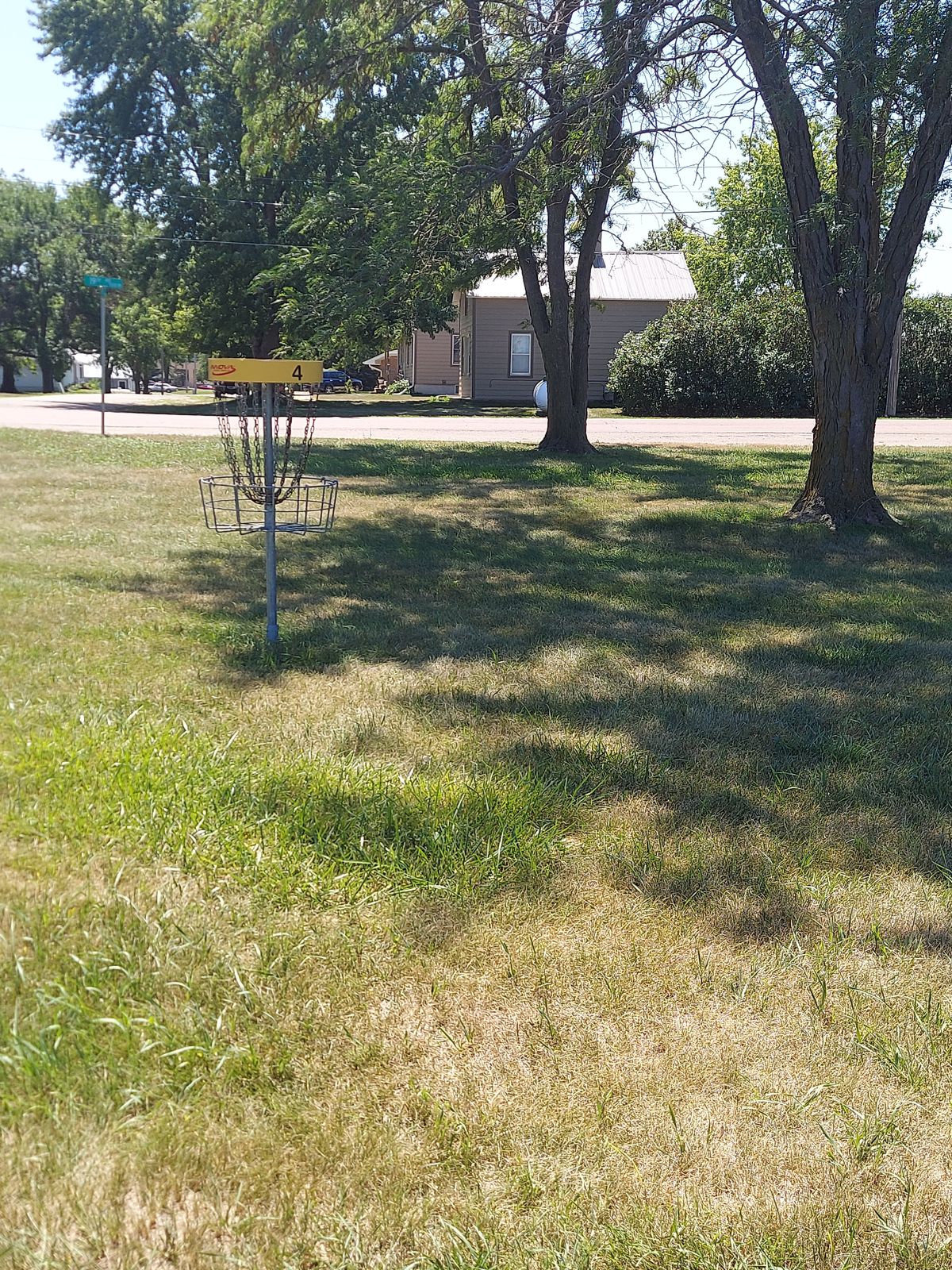 Hole 4 basket 