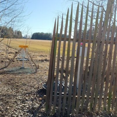 ''Aina pitää hakea, jos kori näkyy!'' sanoo isot pojat. Mitäs jos näkyy vain tulitikkuaskin verran yläpantaa?