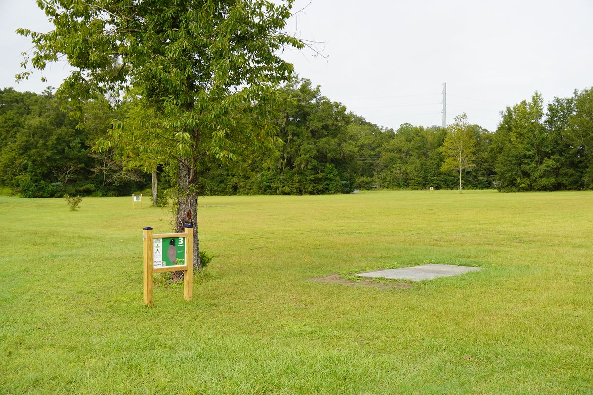 walking to hole 3 from hole 2