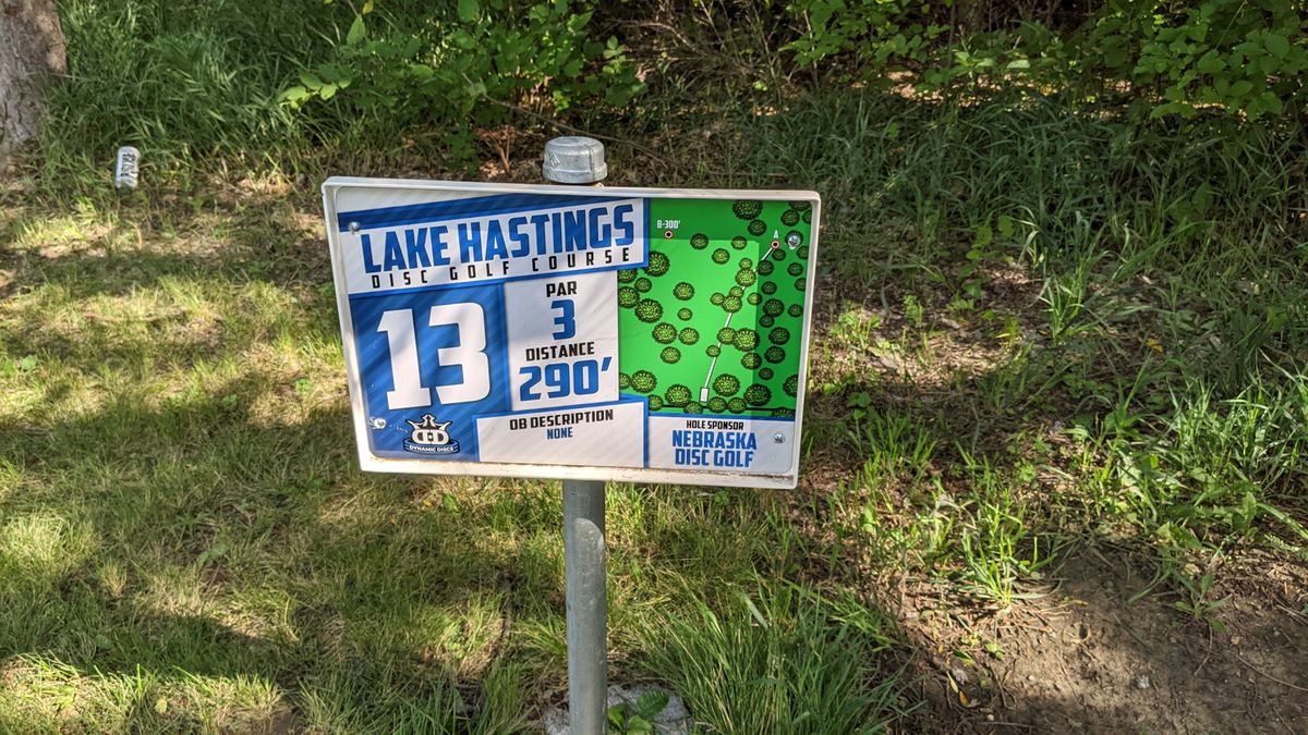 Tee sign Hole 13
