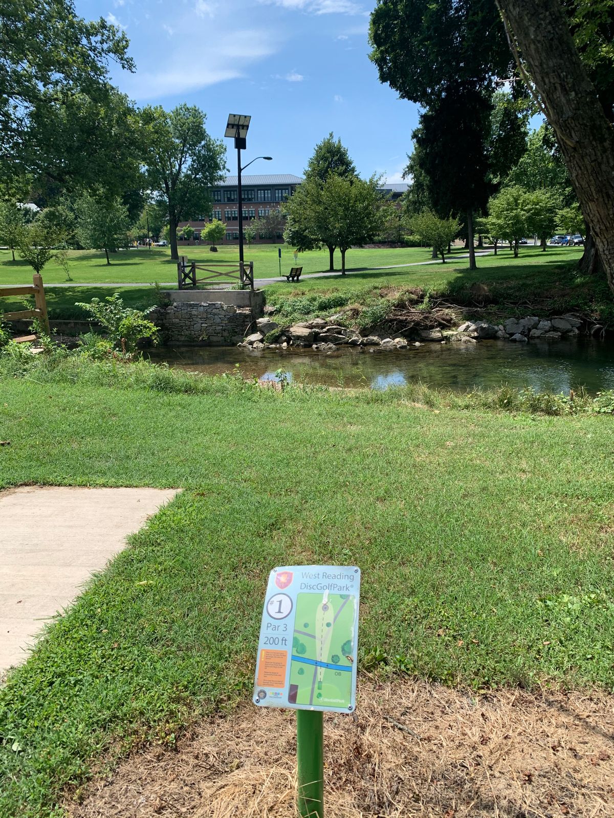 Am tee for hole 1