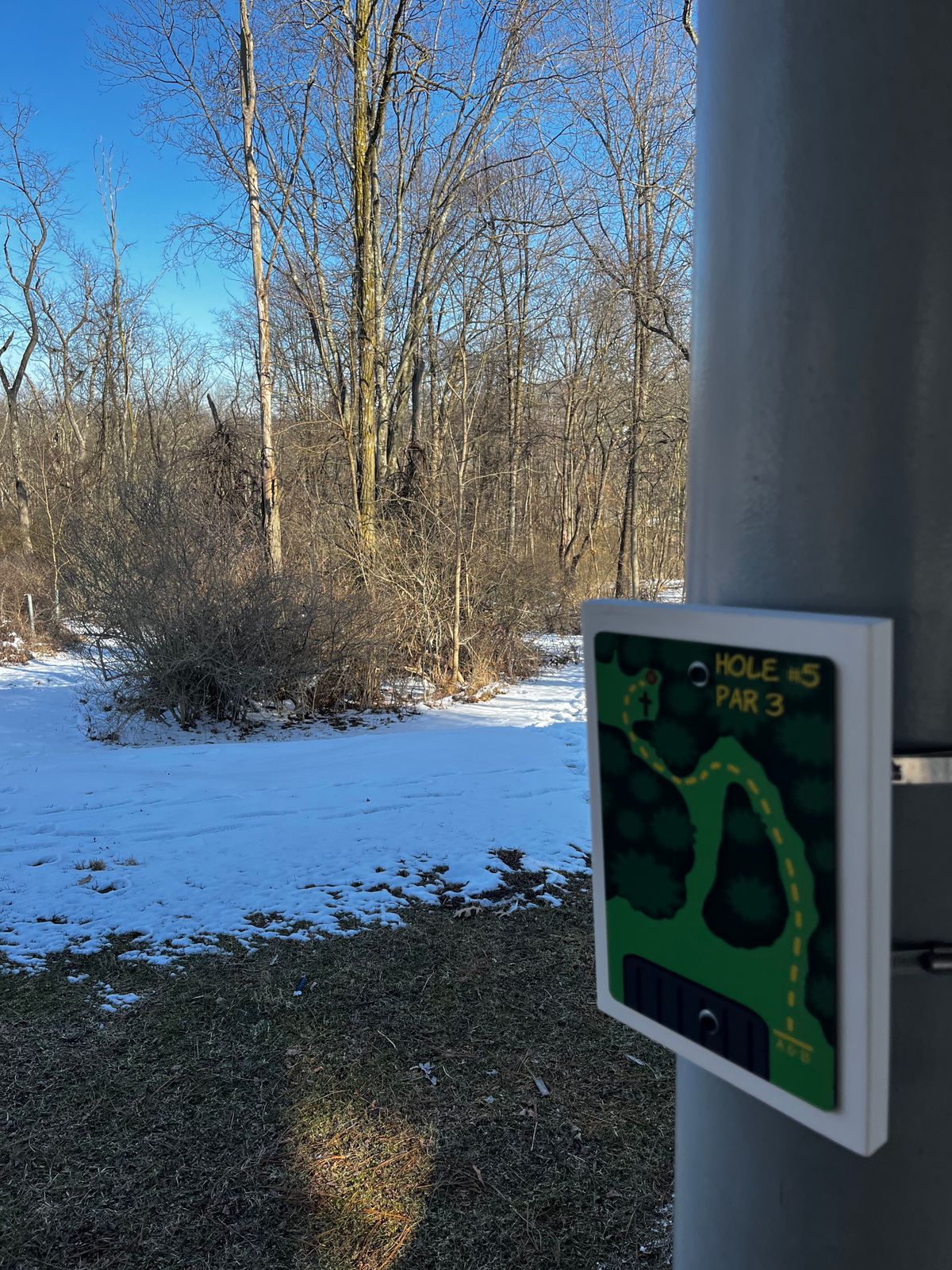 Hole 5
Par 3

Tight woods shot
