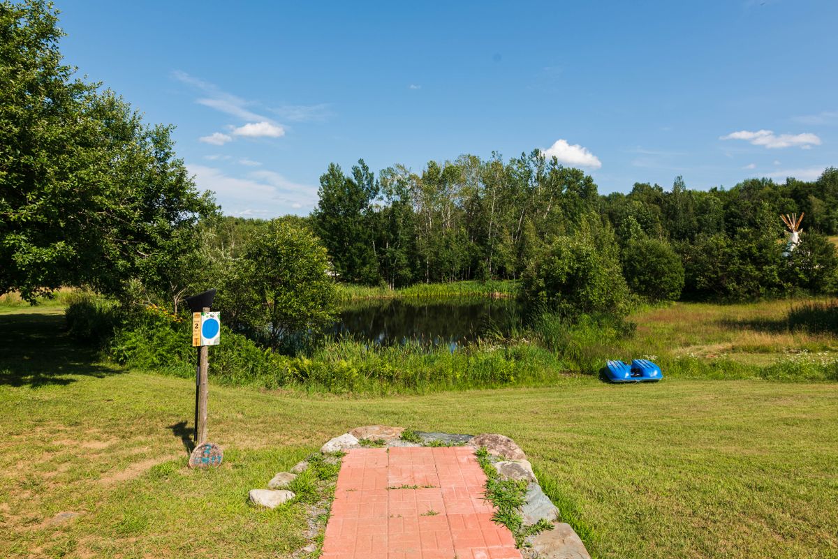 Hole 2 tee