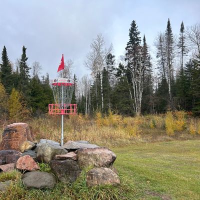 Hole 5 basket - very nice rock design