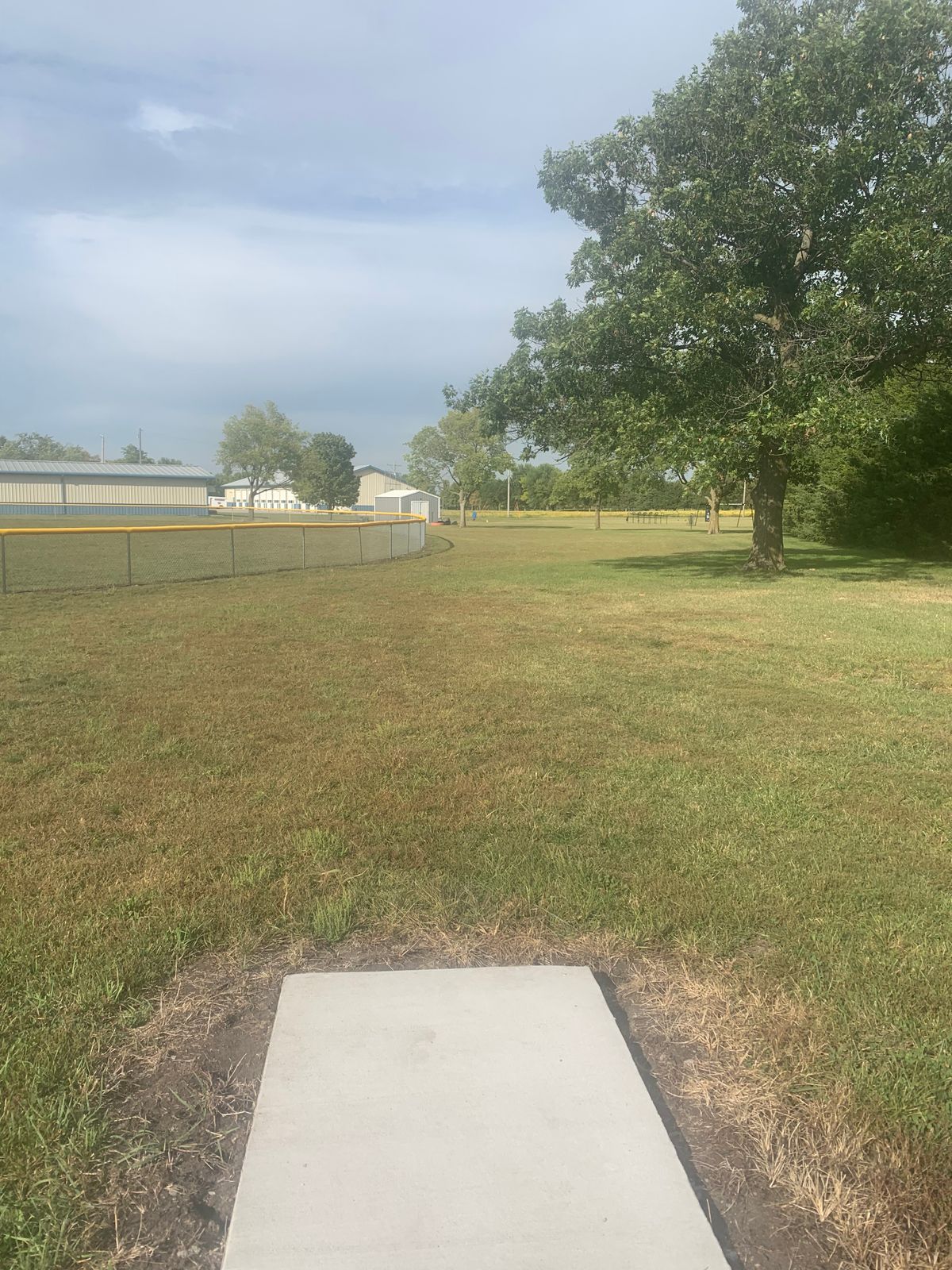 Tee for hole 4 (left) and hole 9 (right)