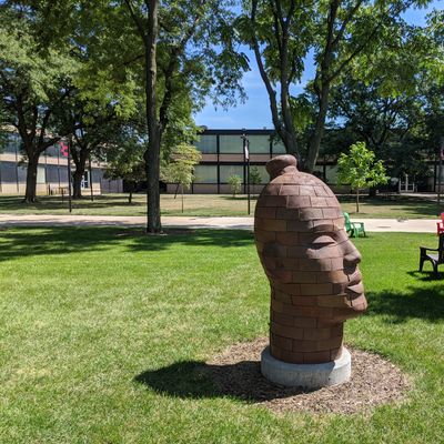 Some "heady" sculpture :) and places to sit in between rounds
