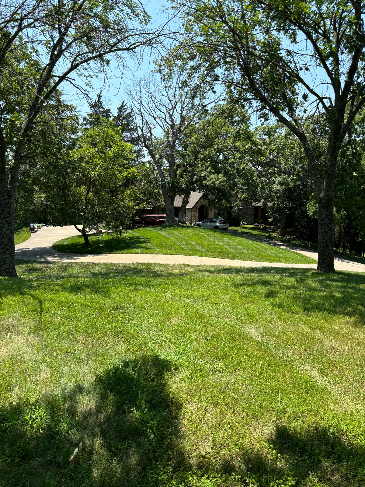 The island of #9 surrounded by lazy river (driveway) hazard.