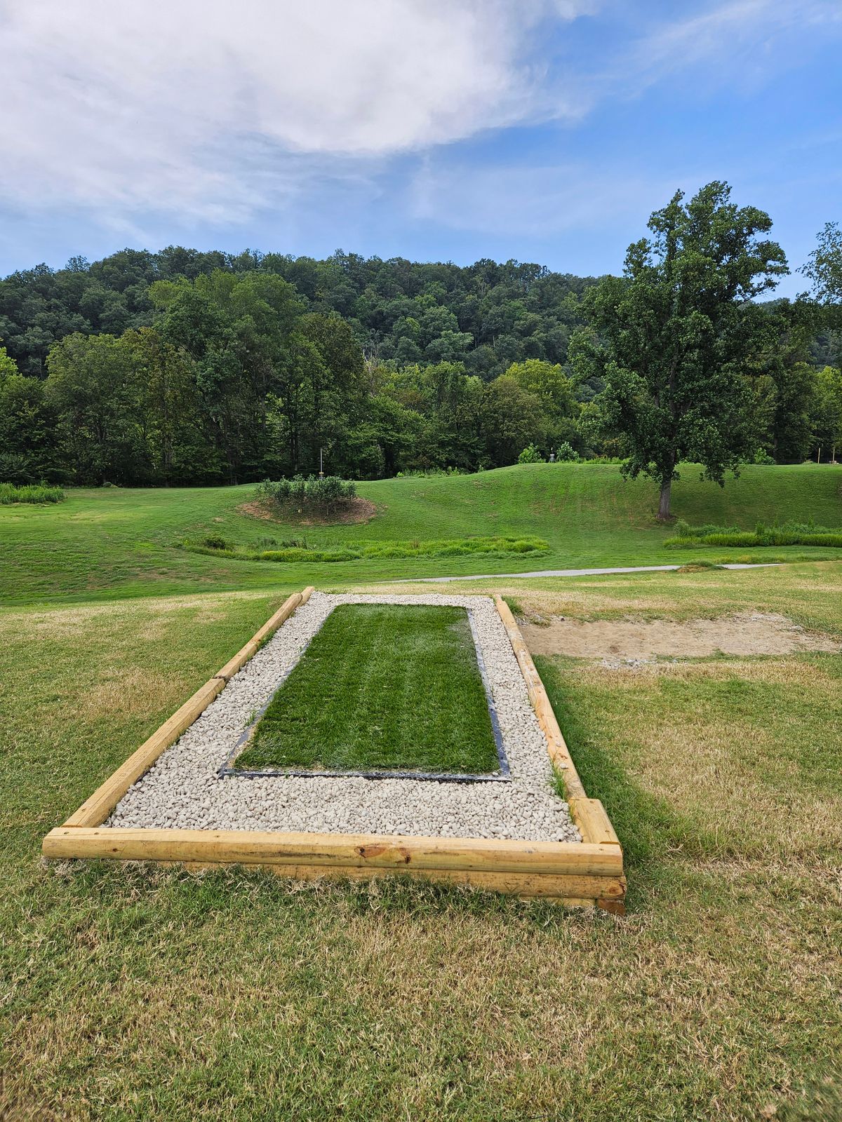 Hole 2 Short Teepad. Short Basket Left, Long Basket Right.