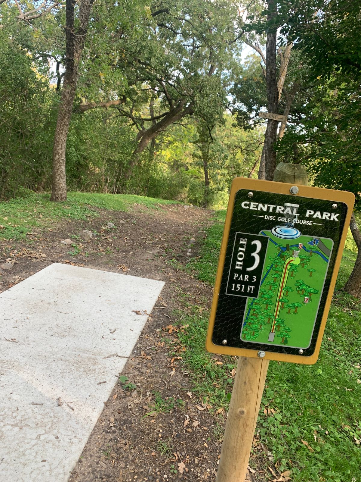 Hole 3 teepad. Very nice signs at each hole.