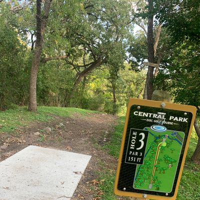 Hole 3 teepad. Very nice signs at each hole.