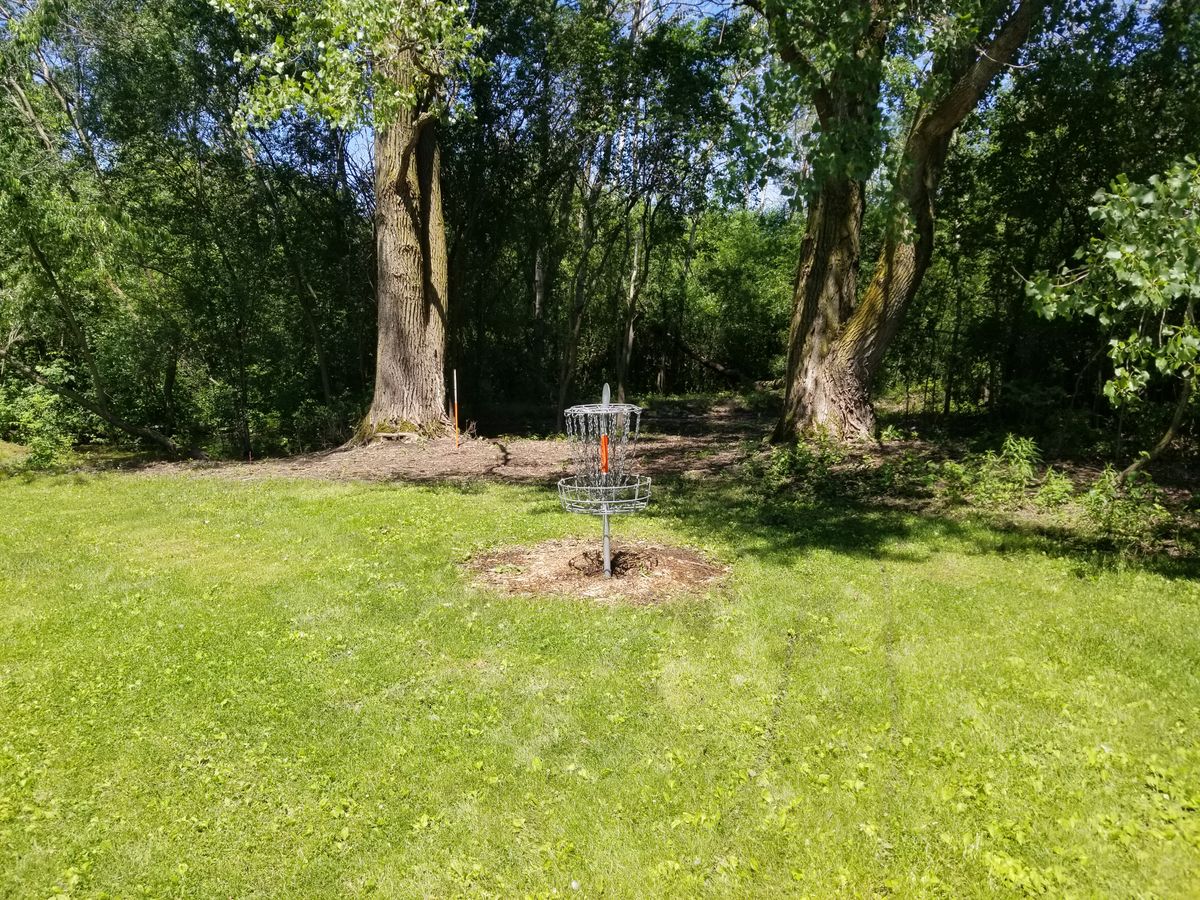 Hole #9 Short Basket location