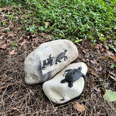 Hole 5 tee marker