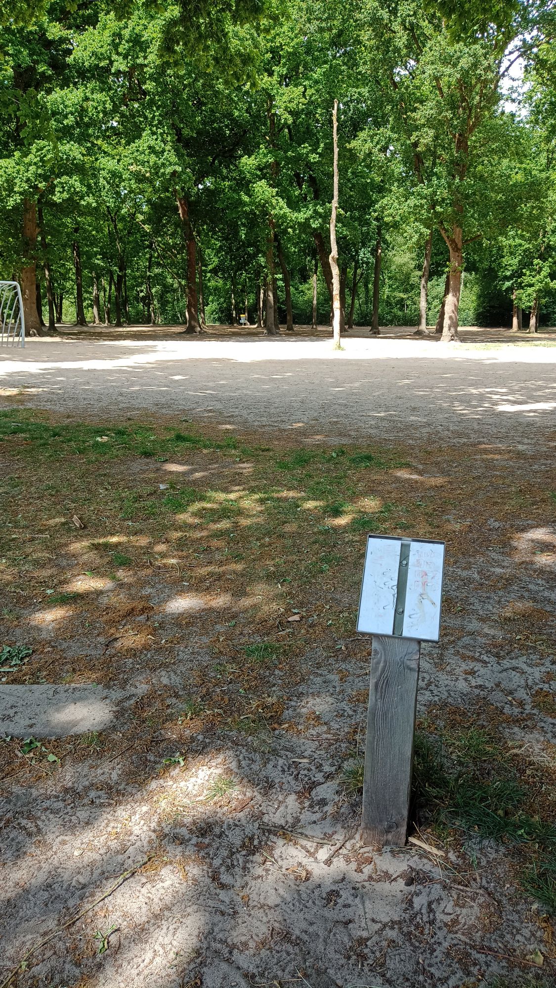 Sign with missing plate