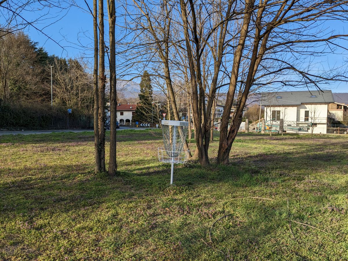 Hole 1 basket