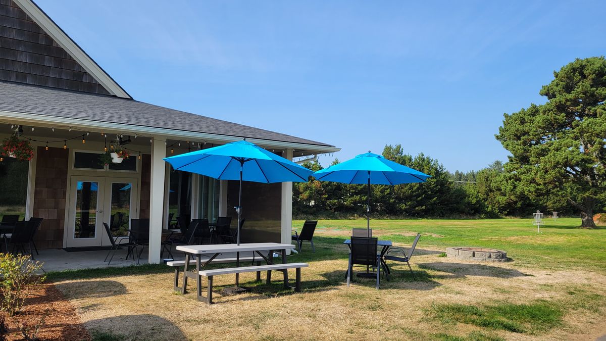 Can't beat a course with a restaurant and bar